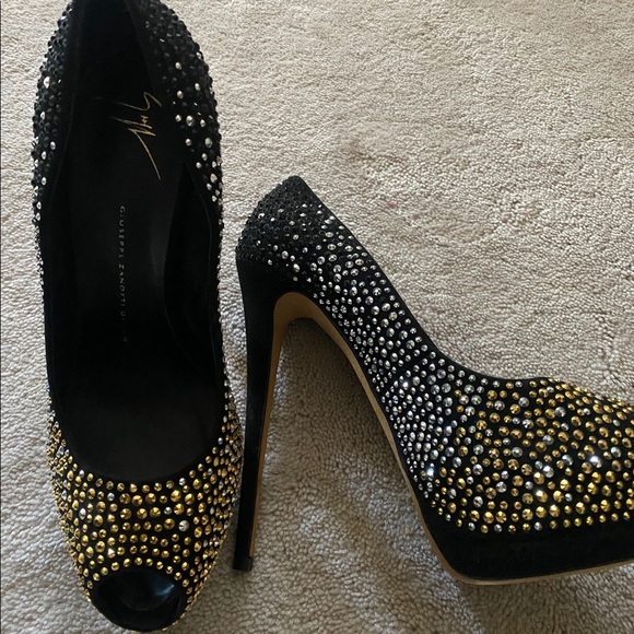 Guiseppe Zanotti Crystal Embellished Suede Peep-Toe Pump - Picture 3 of 6